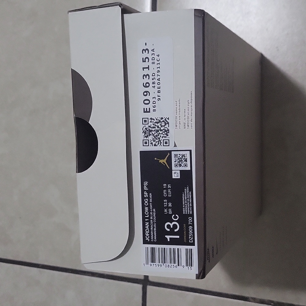 Empty shoe box - Picture 6 of 7